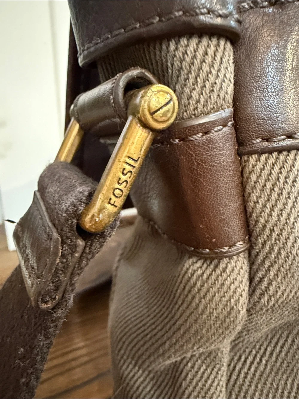 Vintage Fossil Estate City Canvas/ Leather messenger bag